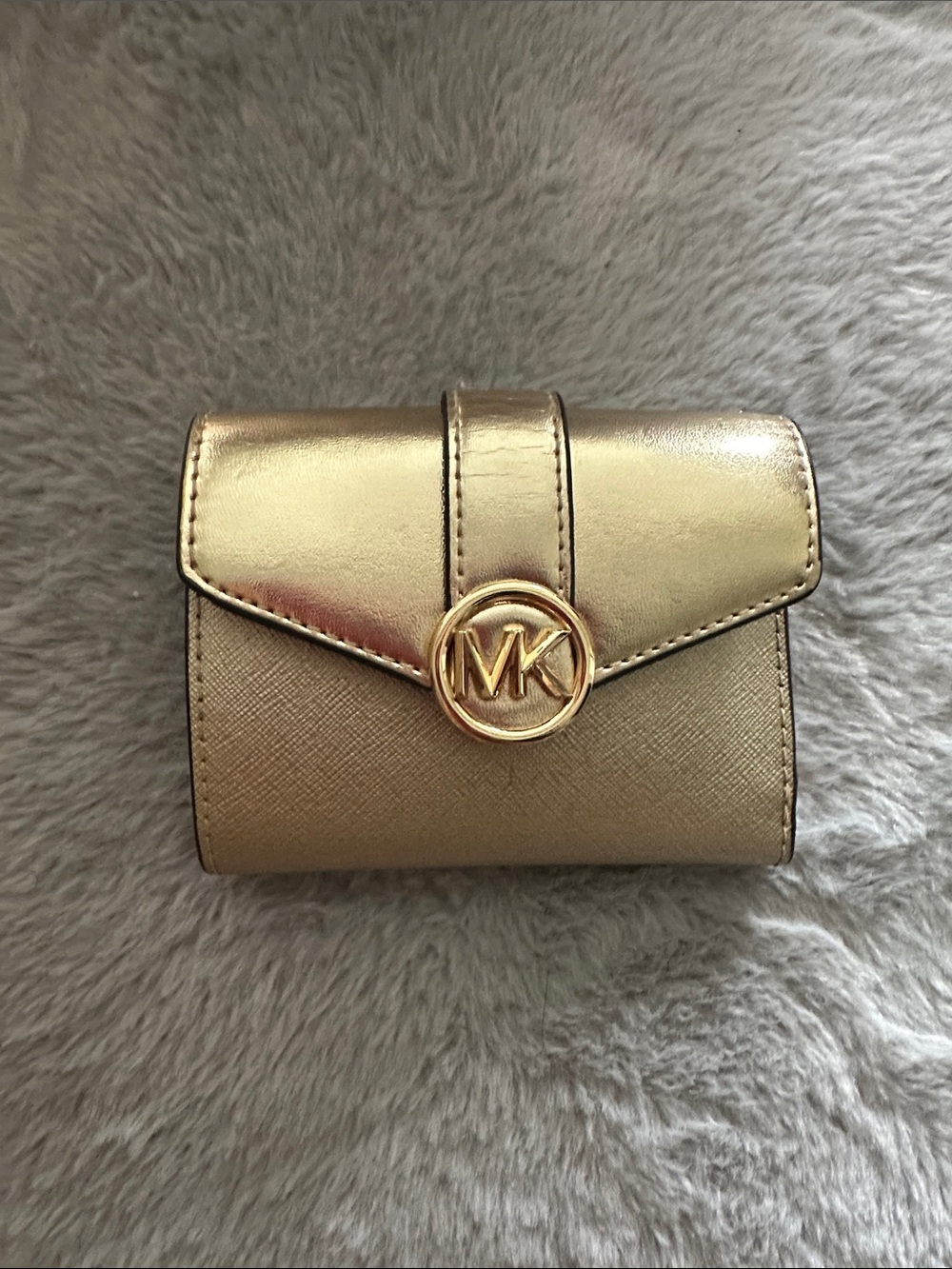 🎆Michael Kors Metallic Gold Compact Wallet with MK Medallion